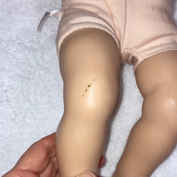 Retired American girl itty baby long blonde hair - Picture 9 of 11